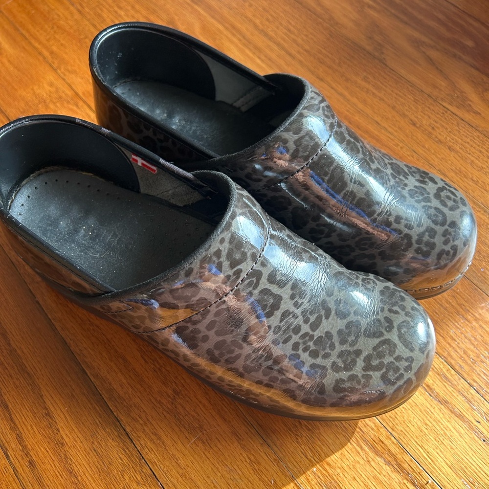Sanitas size 7 (38) black cheetah print.